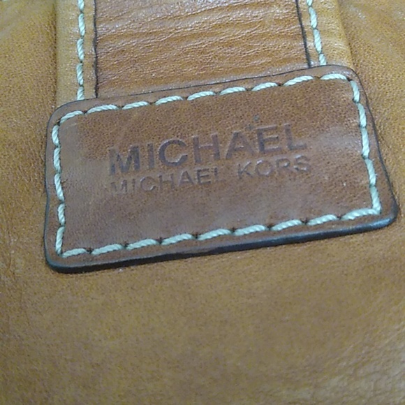 🎉HP🎉Michael Kors Hutton Leather Hobo, Brown - Picture 8 of 14